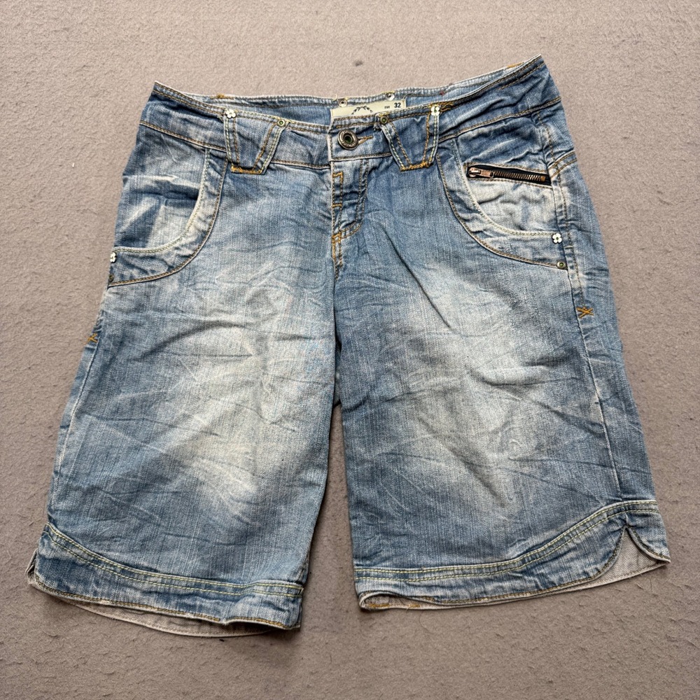 BSK Bershka Shorts Women's 0 Blue Light Wash Low Rise Stretch Bermuda Y2K Style
